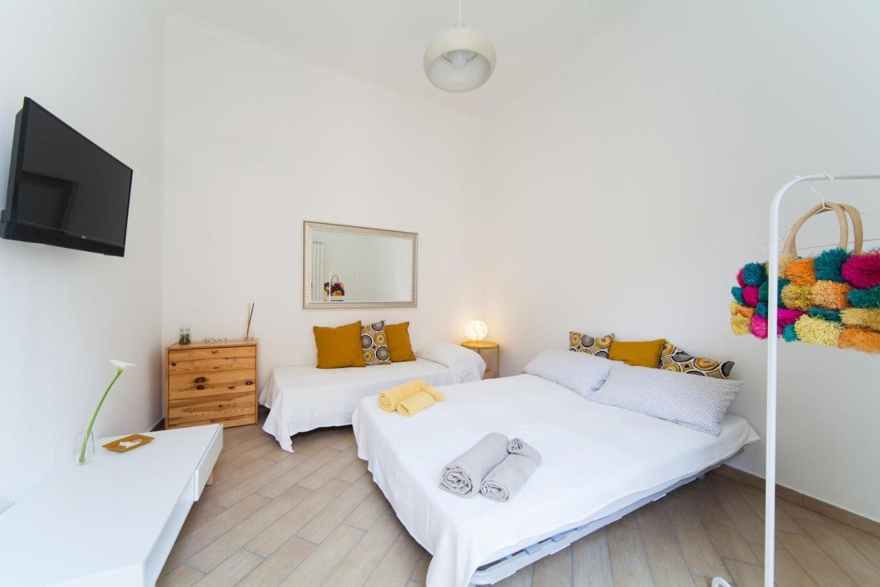 Napoli Centro Suite - Duomo Apartment Bagian luar foto