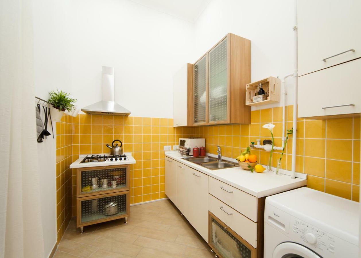 Napoli Centro Suite - Duomo Apartment Bagian luar foto