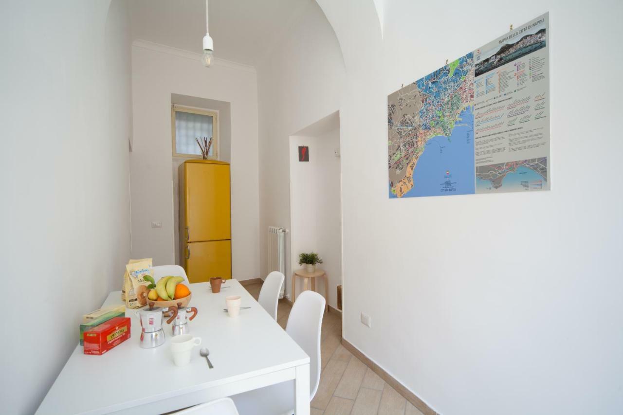 Napoli Centro Suite - Duomo Apartment Bagian luar foto