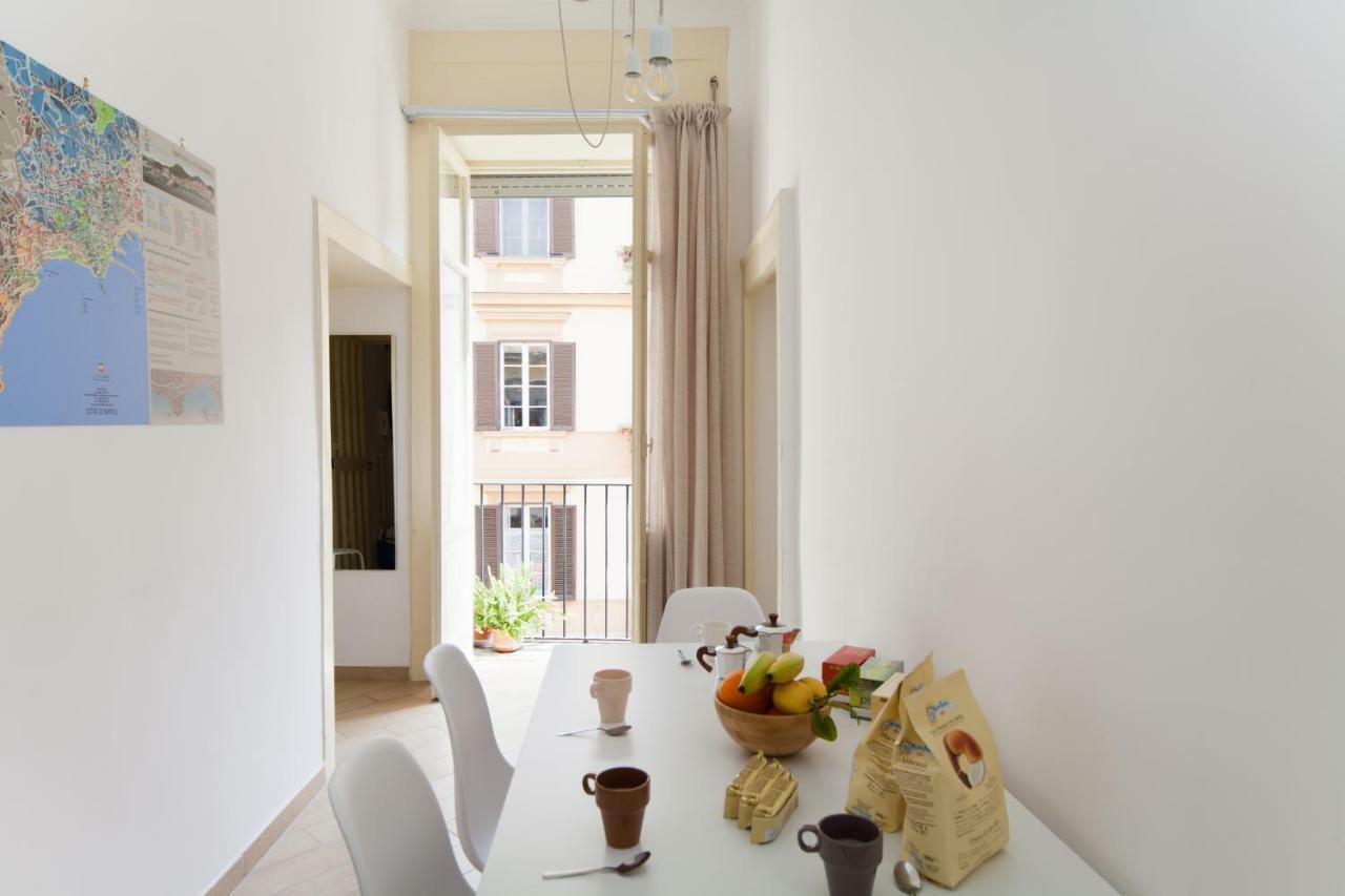 Napoli Centro Suite - Duomo Apartment Bagian luar foto