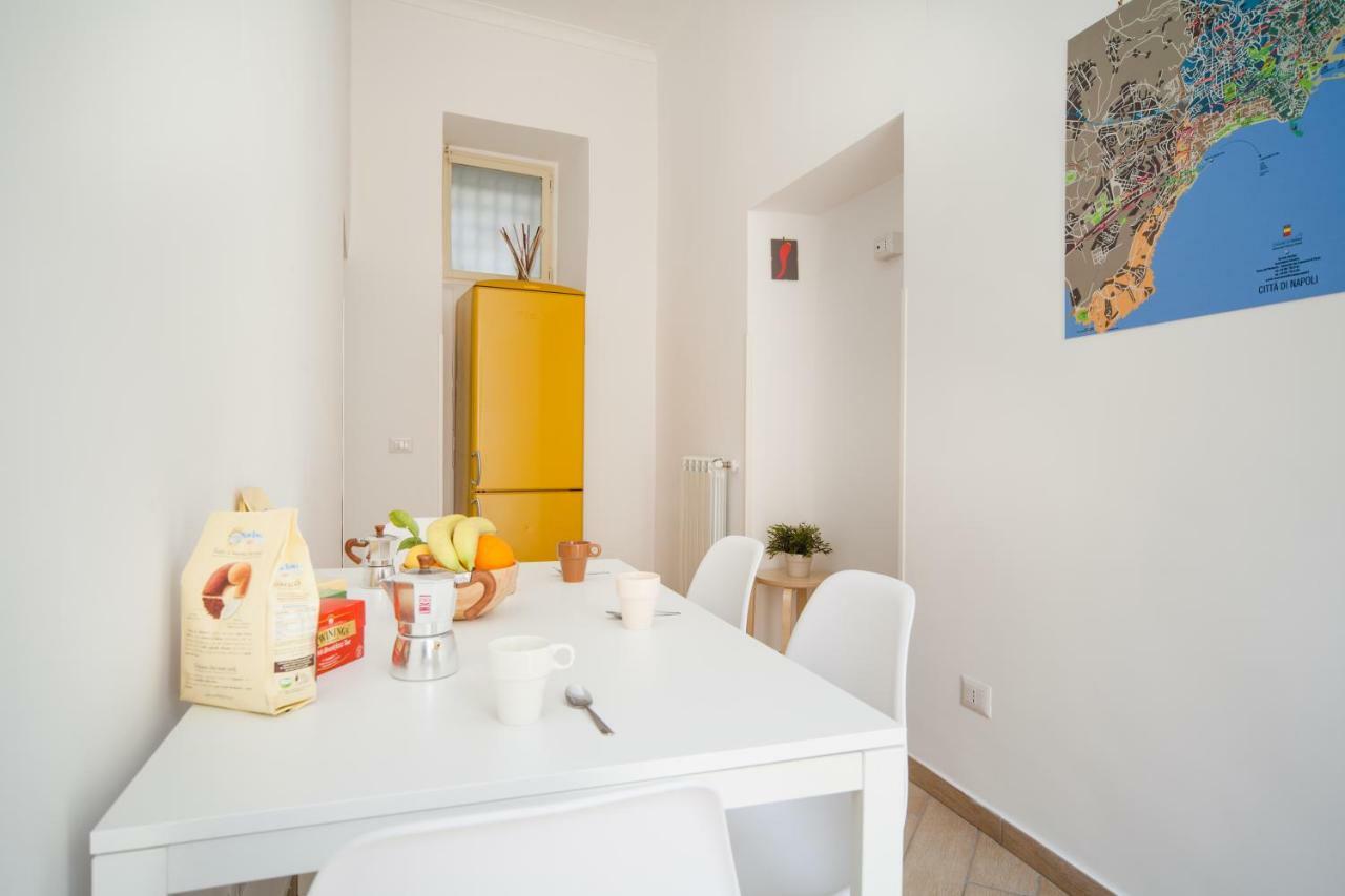 Napoli Centro Suite - Duomo Apartment Bagian luar foto
